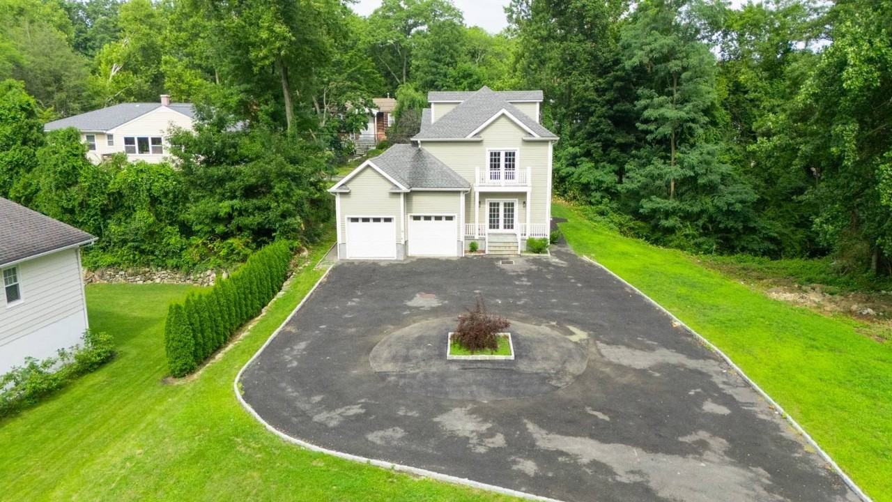 1 Kewanee Rd - Photo 4 of 50