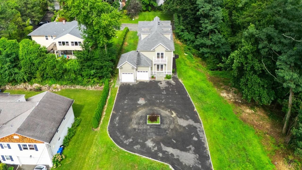 1 Kewanee Rd - Photo 5 of 50