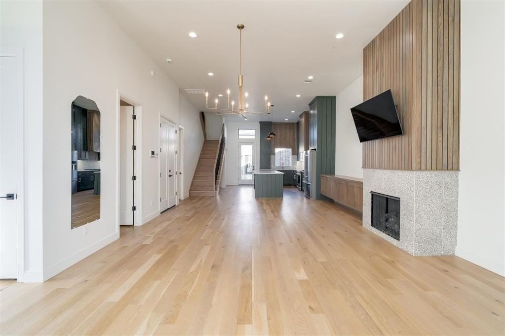 827 Nw 8th St - Photo 6 of 40