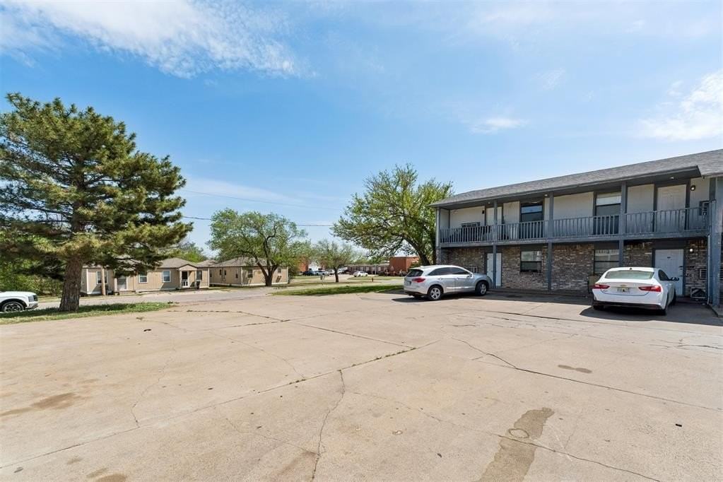 1401 Sw E Ave - Photo 4 of 28