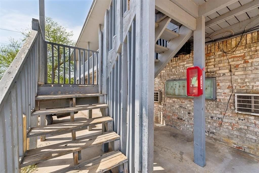 1401 Sw E Ave - Photo 5 of 28