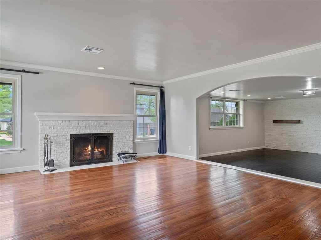 1835 Drakestone Ave - Photo 6 of 33