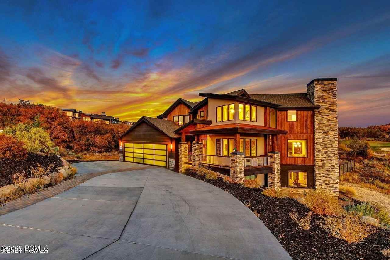 1135 Lasso Trl - Photo 2 of 31