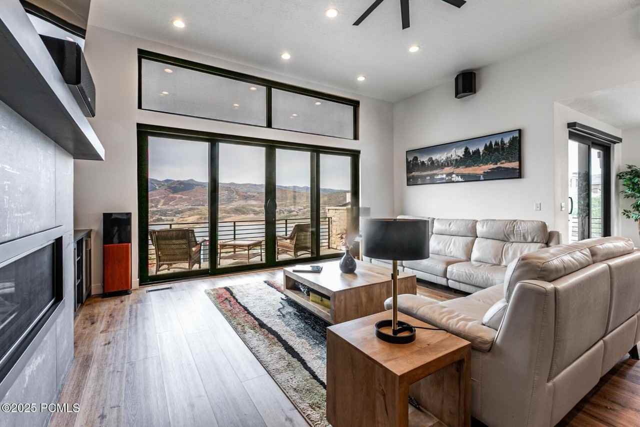 11332 N White Tail Ct - Photo 3 of 43