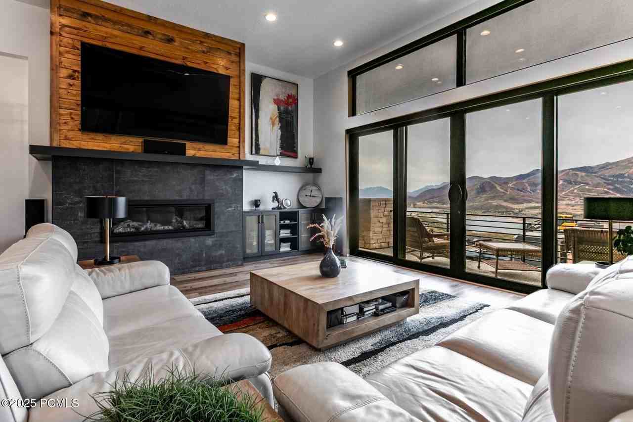 11332 N White Tail Ct - Photo 5 of 43