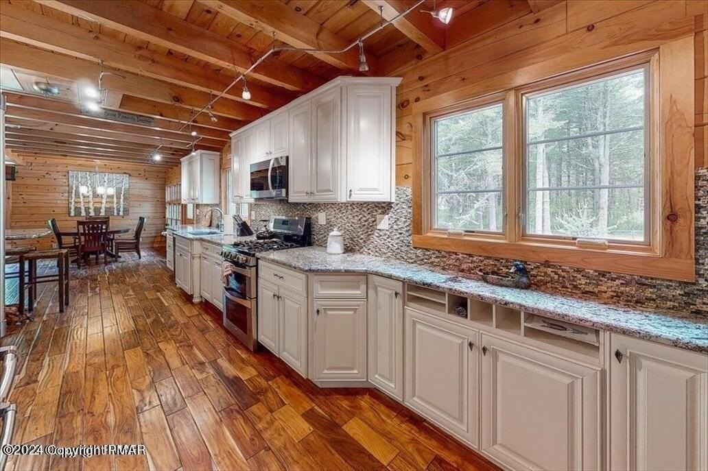 899 Lower Swiftwater Rd - Photo 6 of 48