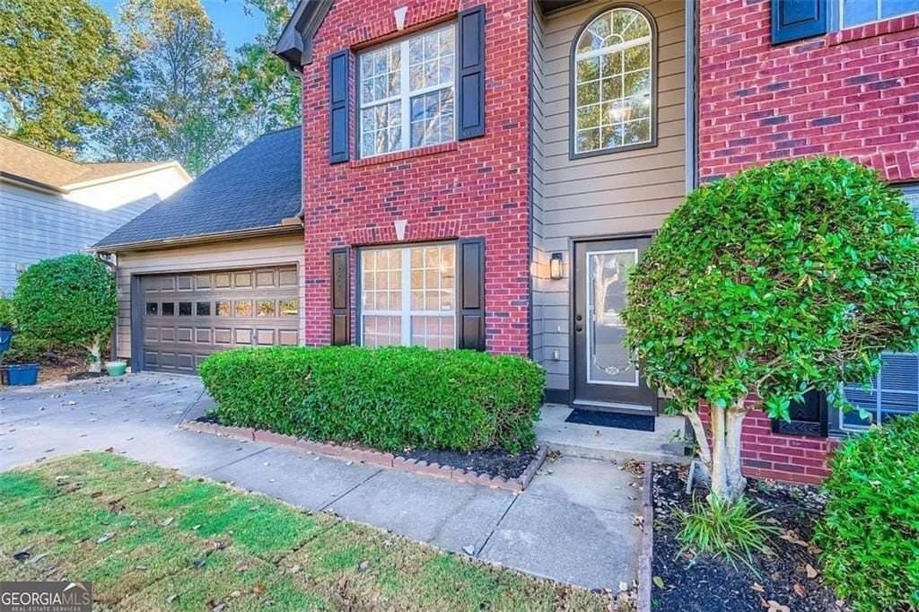 1570 Twin Bridge Ln - Photo 4 of 35