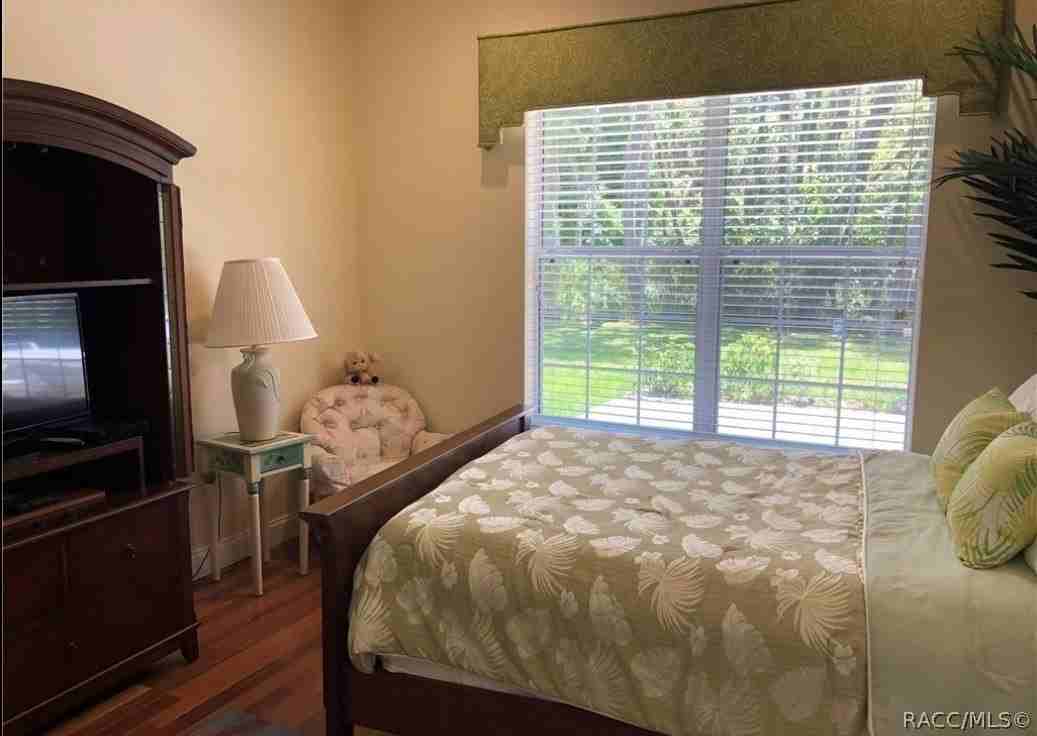 334 W Pearson St - Photo 7 of 12