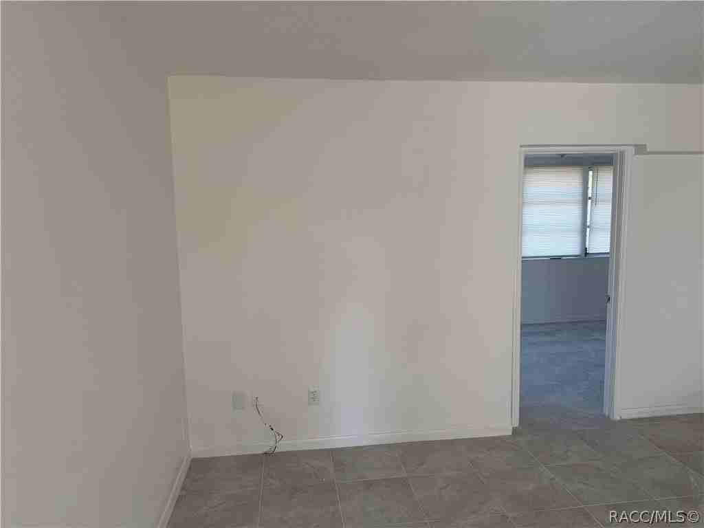 4333 S Rainbow Dr - Photo 4 of 6