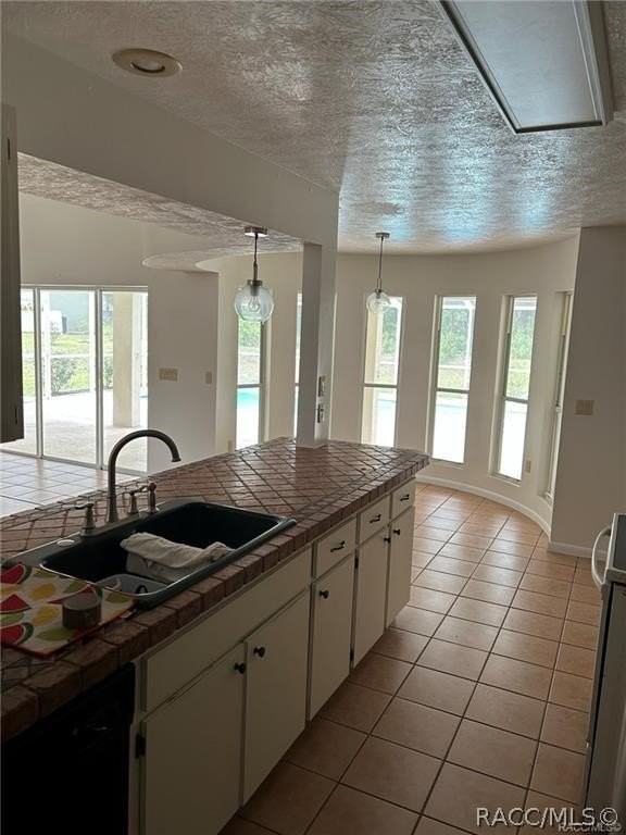 2620 E Newhaven St - Photo 2 of 17