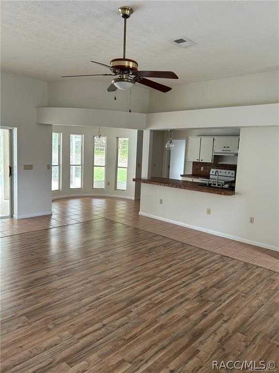 2620 E Newhaven St - Photo 5 of 17