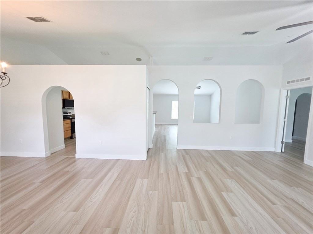 5230 Compass Pointe Cir - Photo 2 of 36