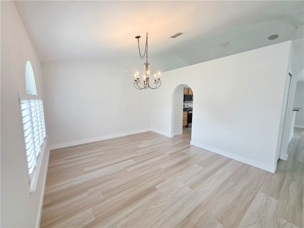 5230 Compass Pointe Cir - Photo 3 of 36