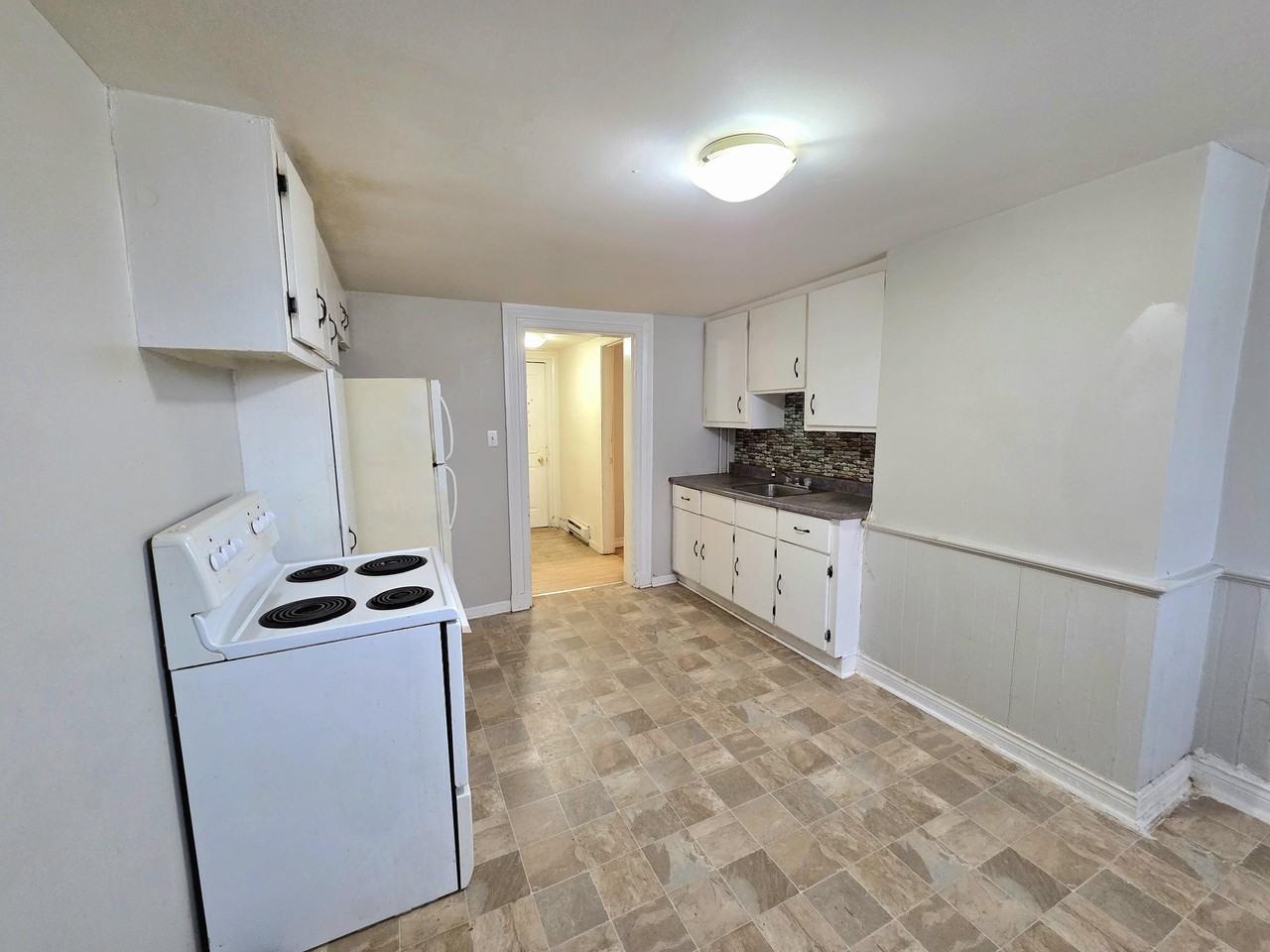 28 Wentworth St #1 - Photo 2 of 9