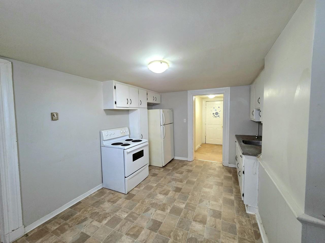 28 Wentworth St #1 - Photo 3 of 9