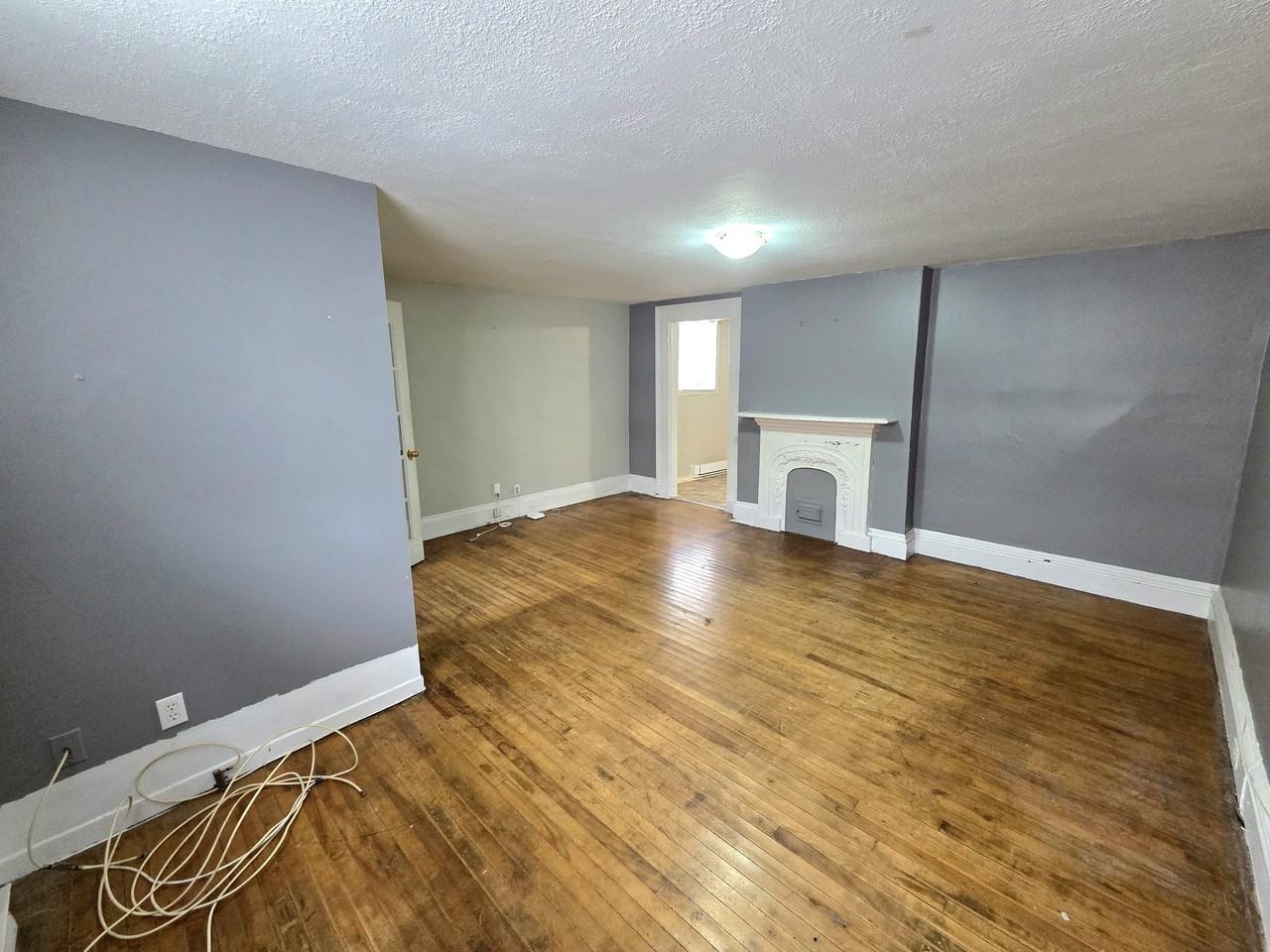 28 Wentworth St #1 - Photo 5 of 9