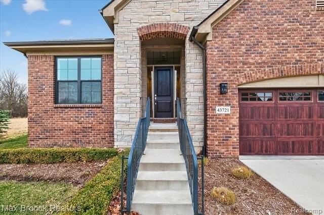 43721 Legacy Dr - Photo 3 of 37