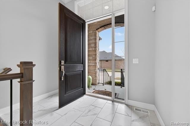 43721 Legacy Dr - Photo 4 of 37