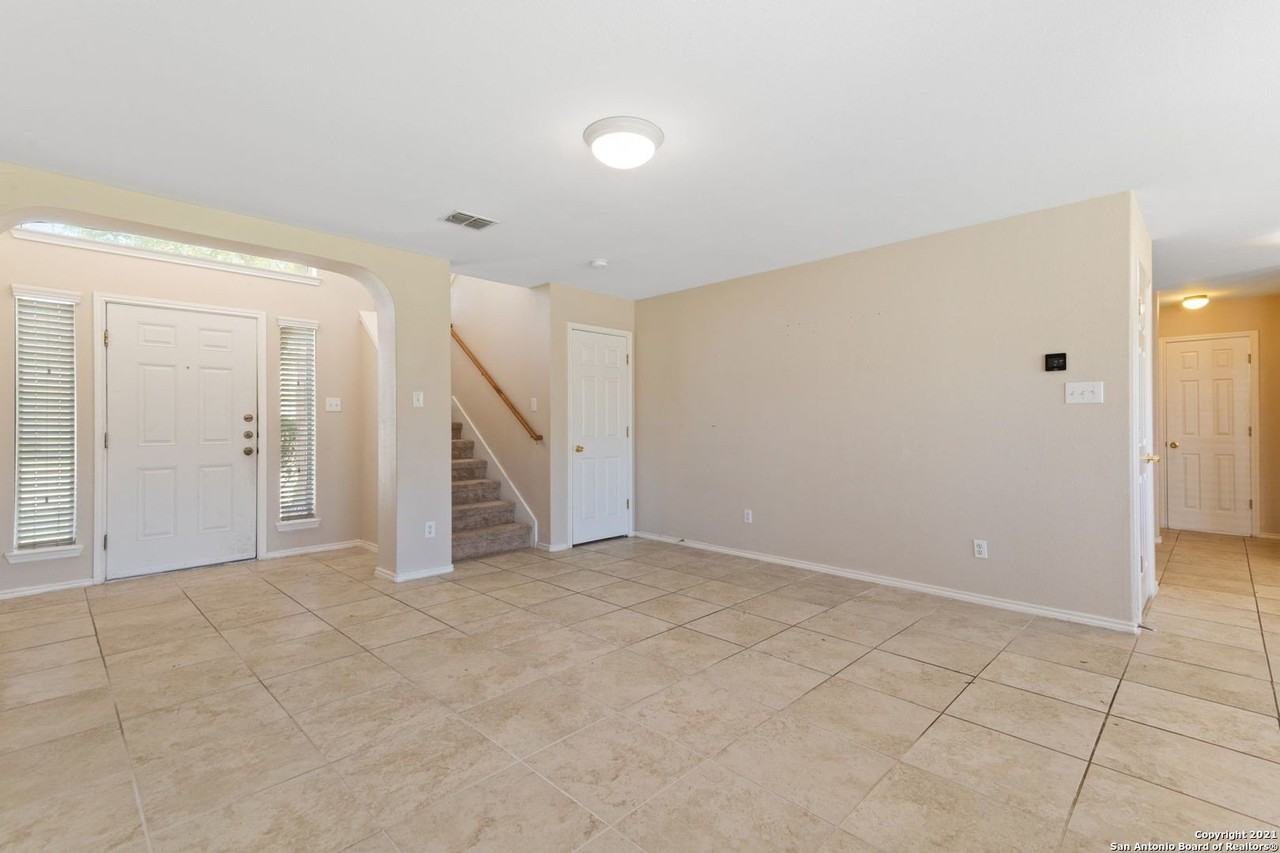 9919 Mustang Rise - Photo 6 of 25