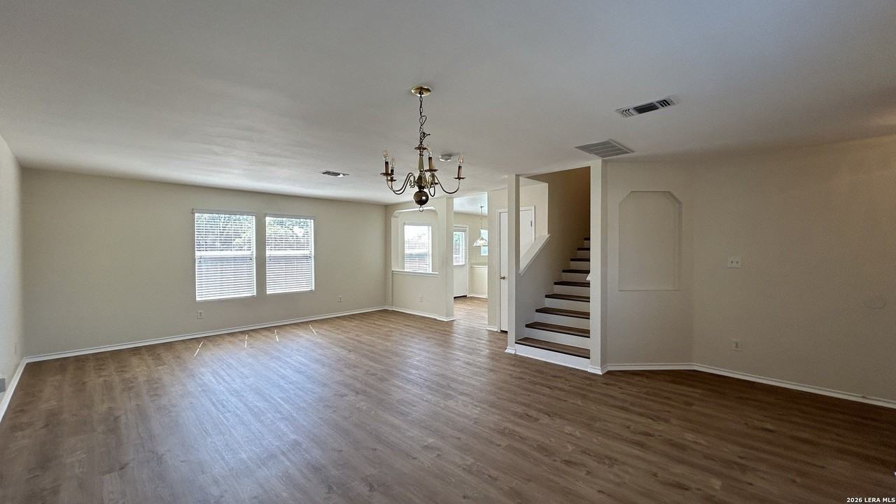 8818 Summer Trail St - Photo 3 of 31