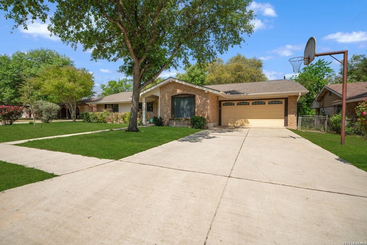 11611 Veradero Dr - Photo 2 of 34