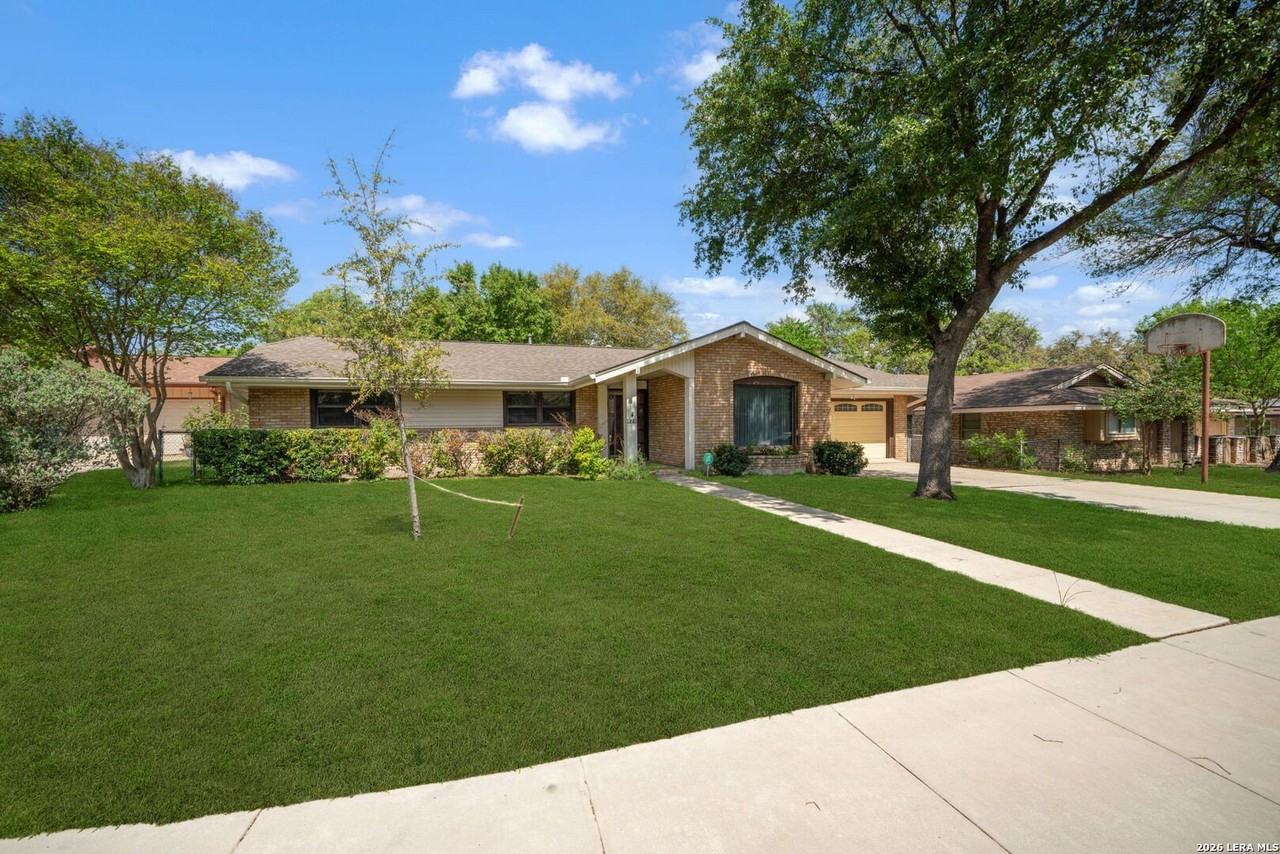 11611 Veradero Dr - Photo 3 of 34