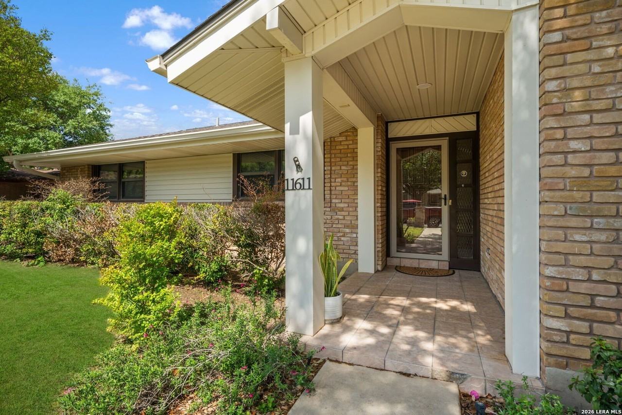 11611 Veradero Dr - Photo 4 of 34