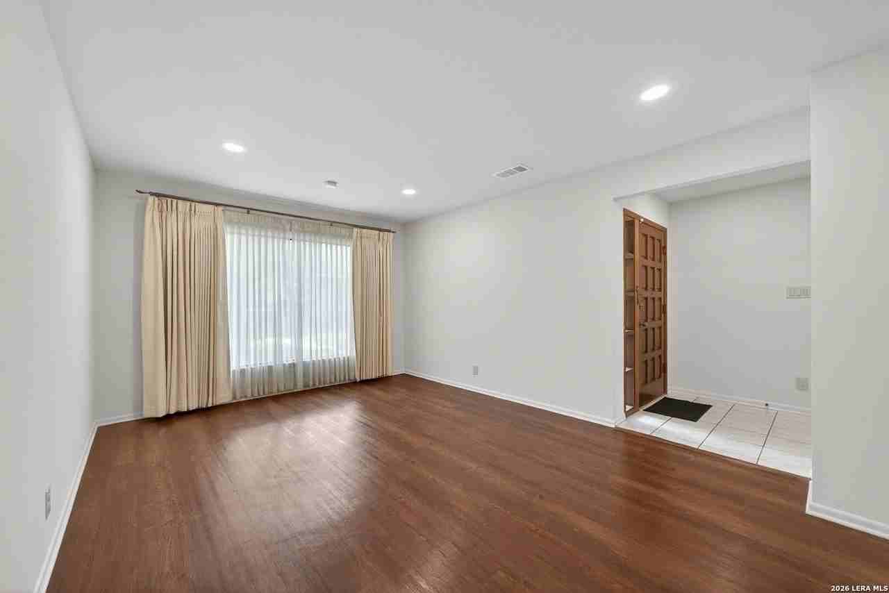 11611 Veradero Dr - Photo 7 of 34