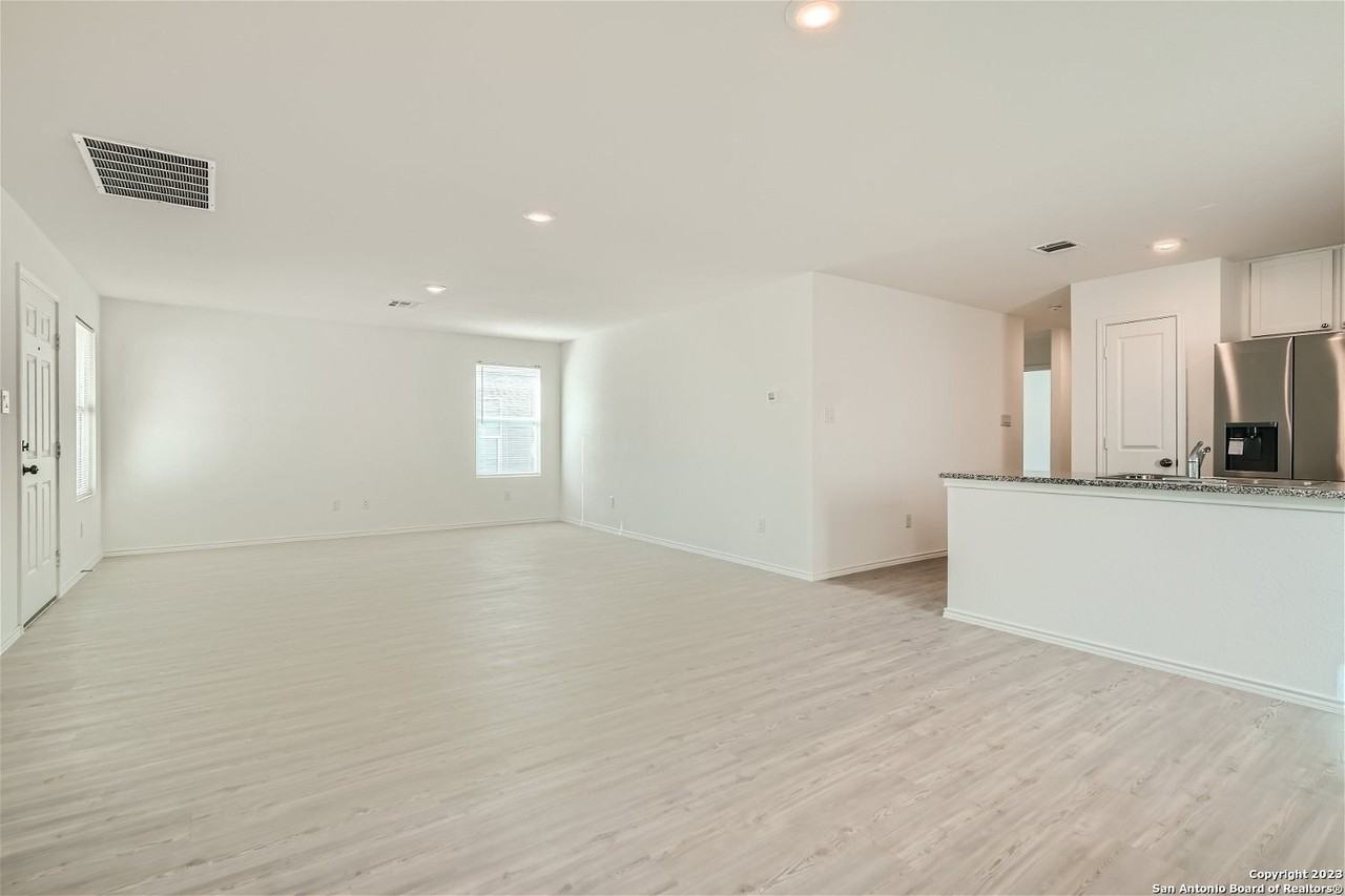 13922 Wool Park - Photo 2 of 11