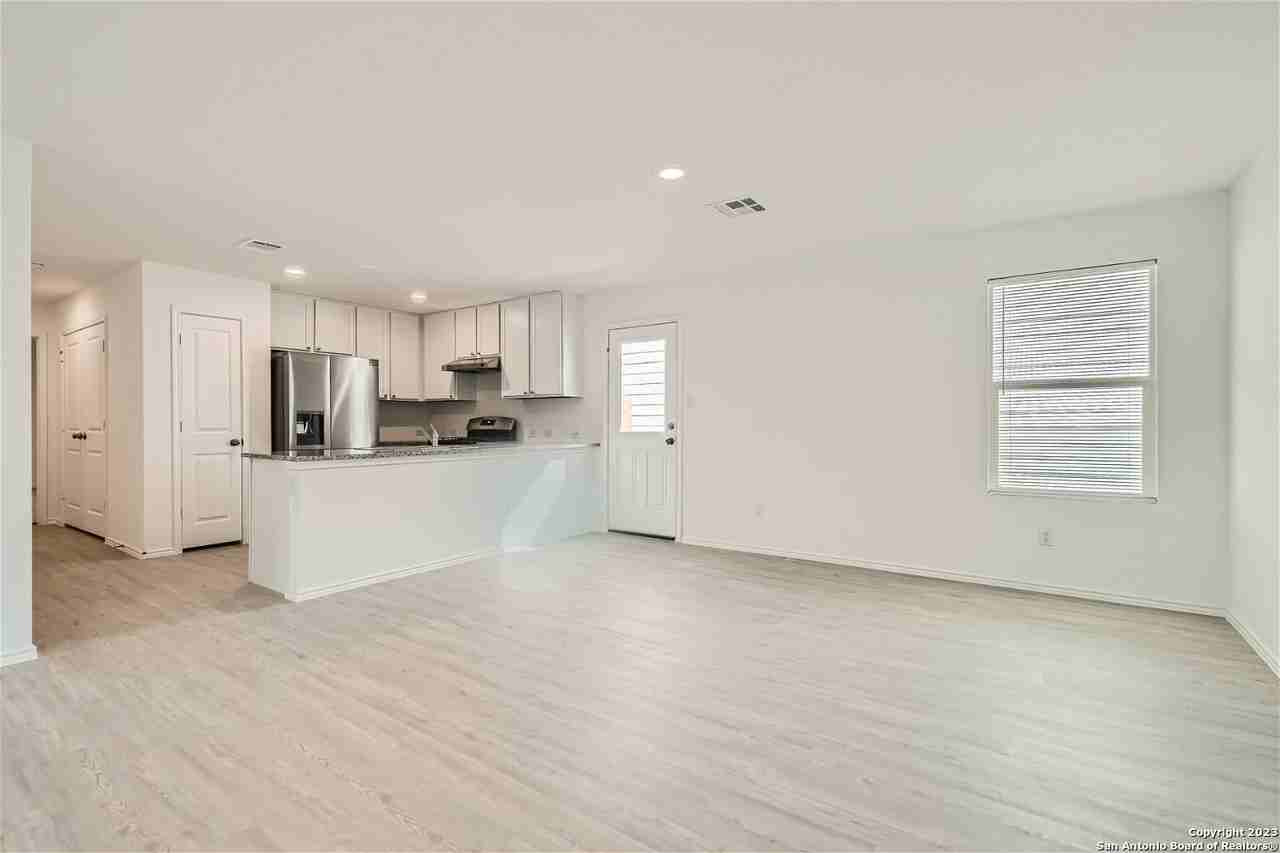 13922 Wool Park - Photo 3 of 11