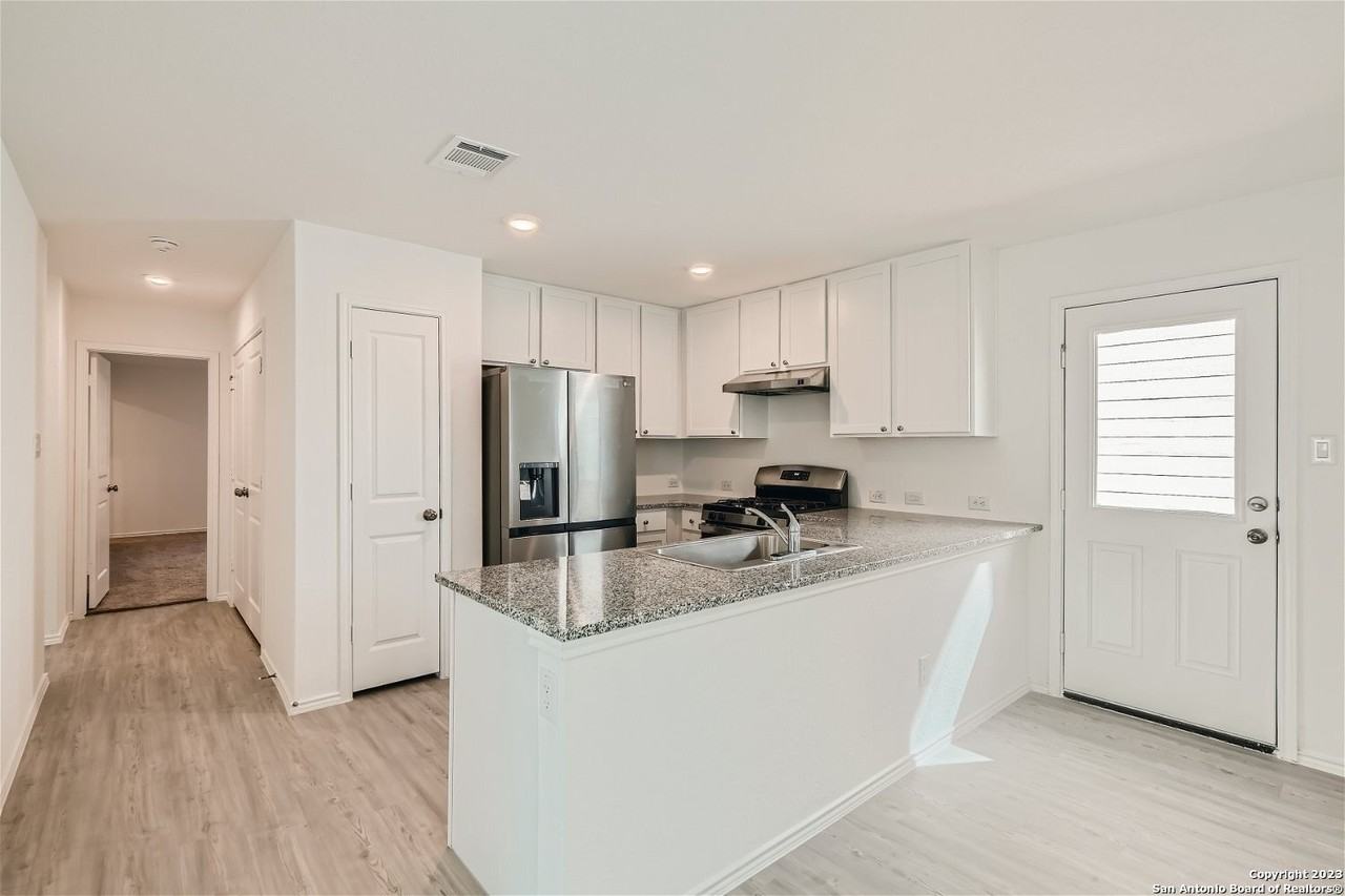 13922 Wool Park - Photo 4 of 11