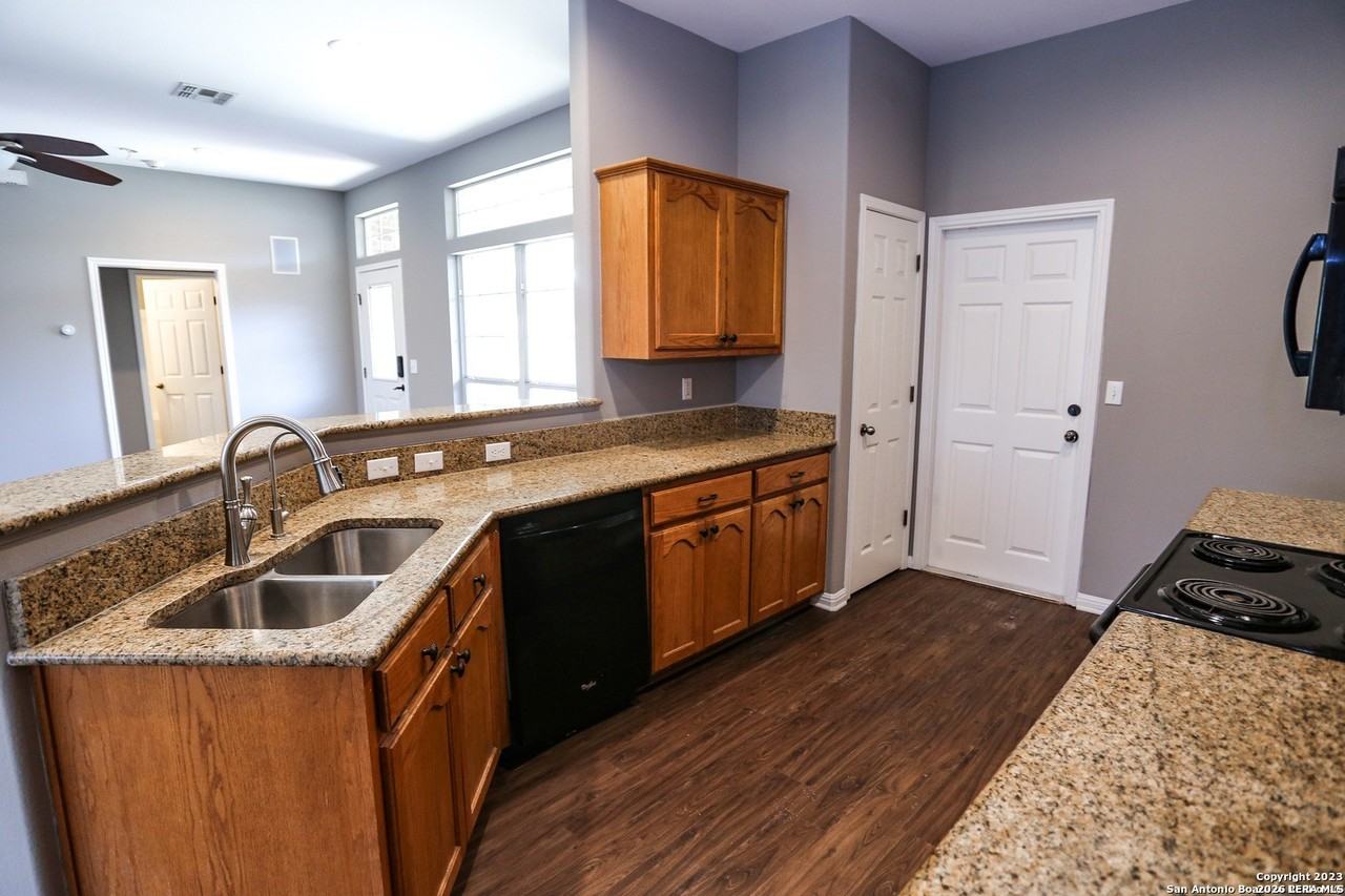 2172 Bentwood Dr - Photo 7 of 14