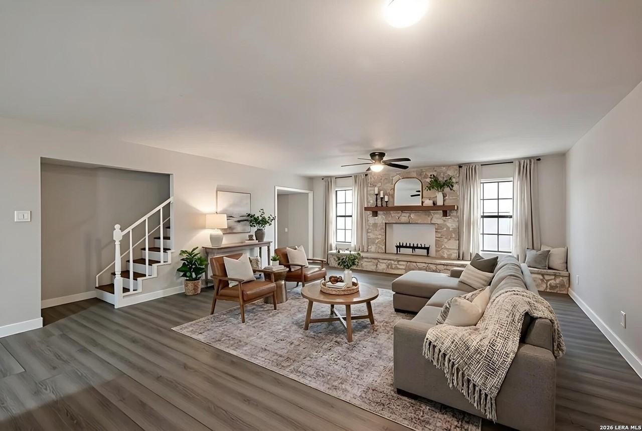 2643 Waleetka St - Photo 2 of 31