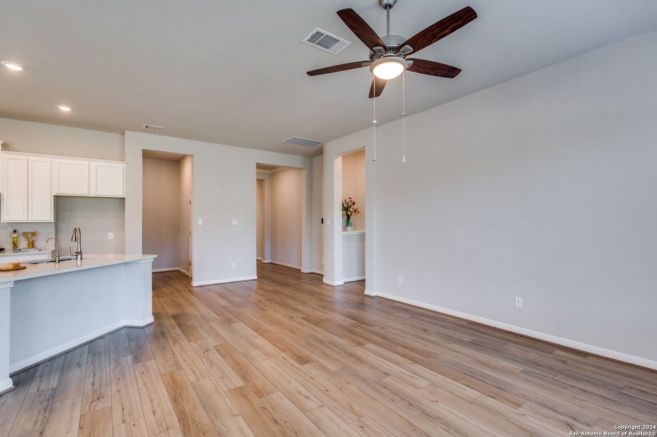 9543 Witten Dr - Photo 6 of 39