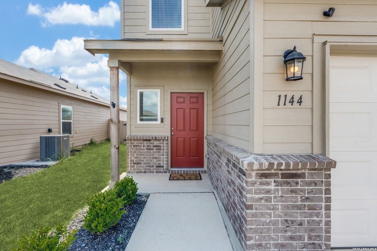 1144 Whitney Way Ln - Photo 2 of 12