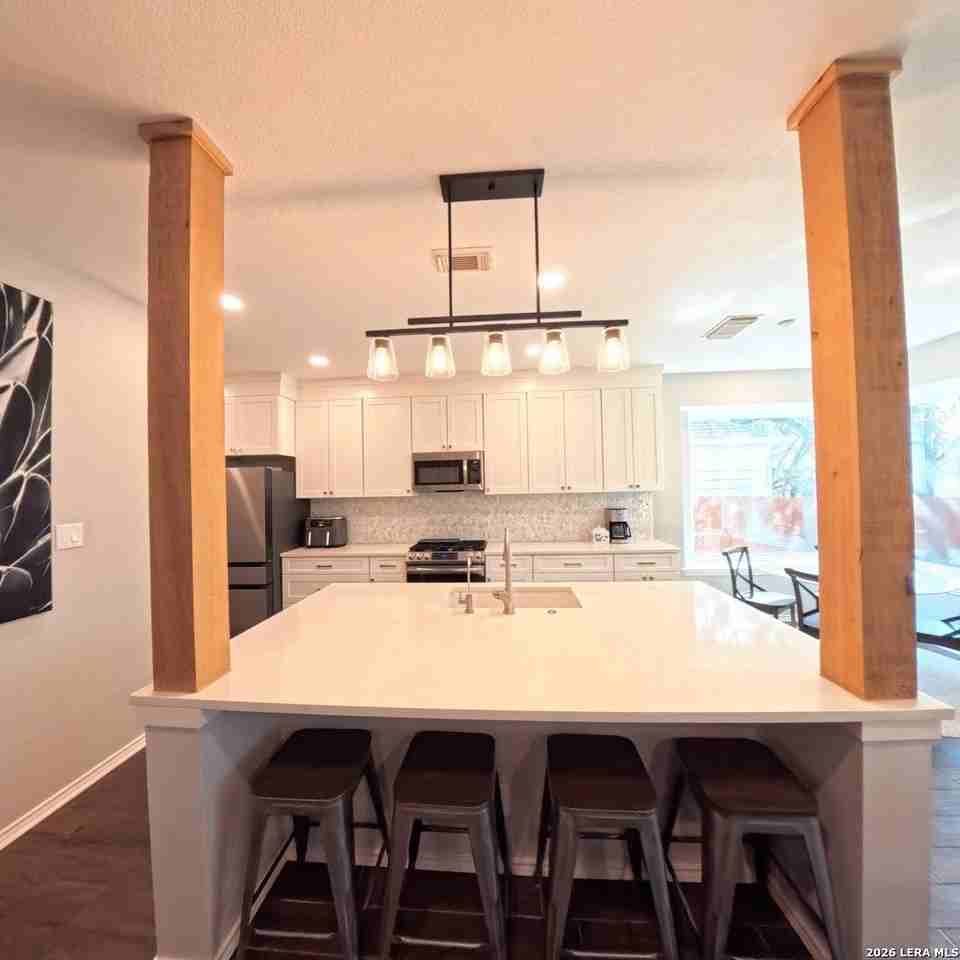 20115 Standish Rd - Photo 7 of 50