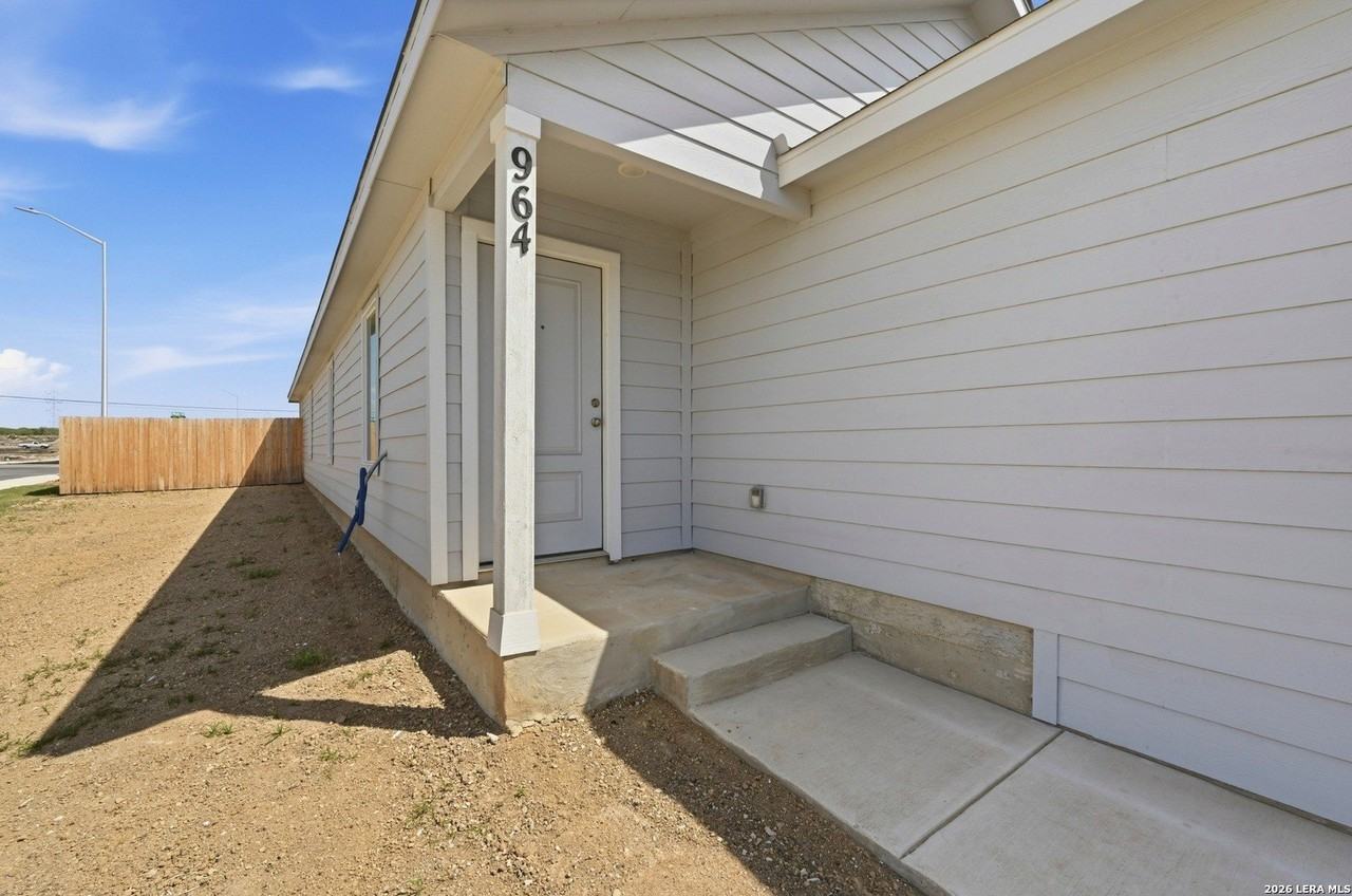 964 Pastar Crk - Photo 3 of 24