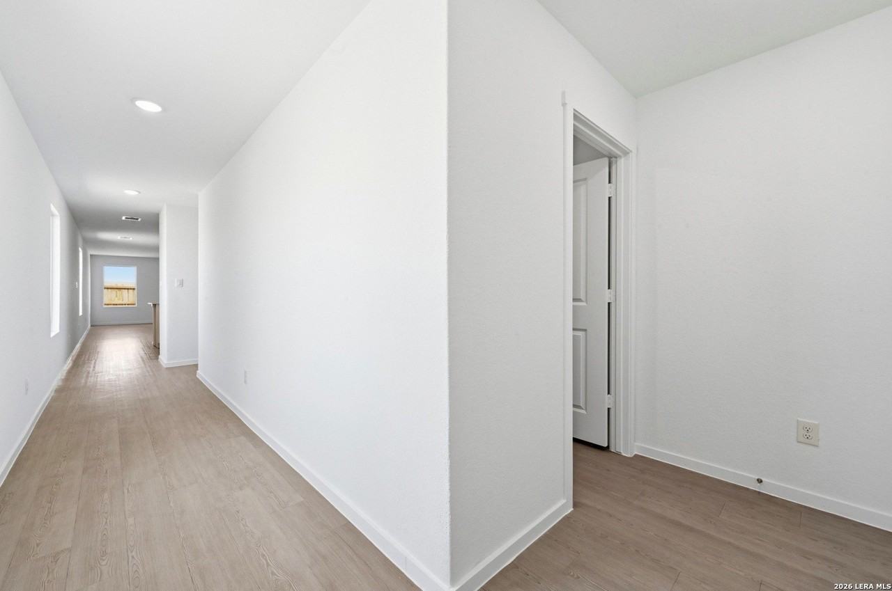 964 Pastar Crk - Photo 4 of 24