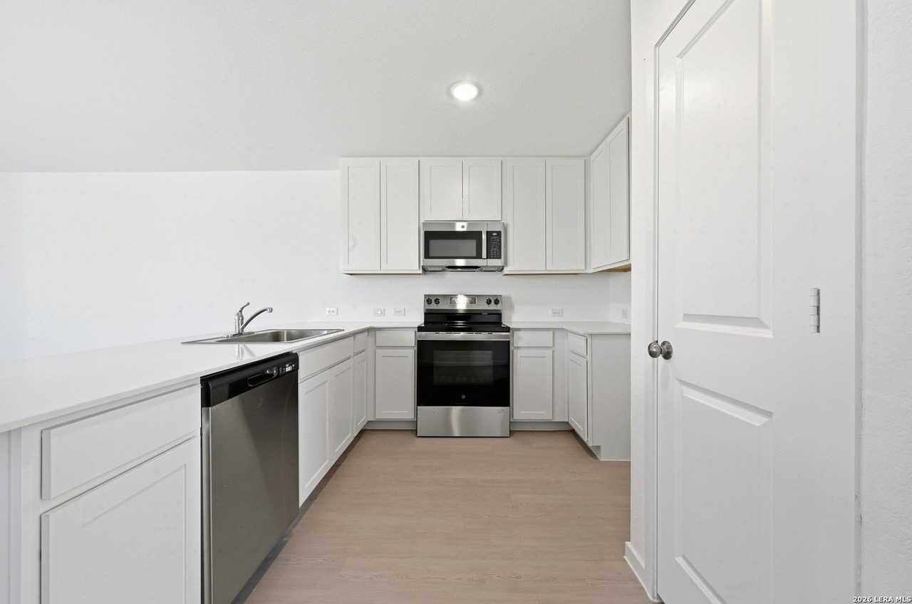 964 Pastar Crk - Photo 7 of 24