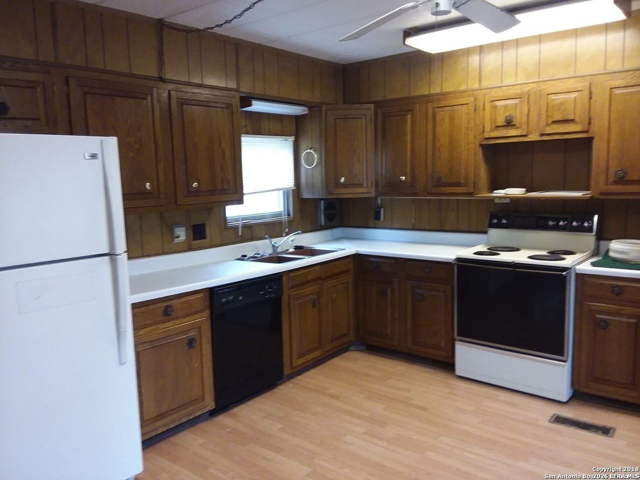 8454 Braewick Dr - Photo 3 of 8