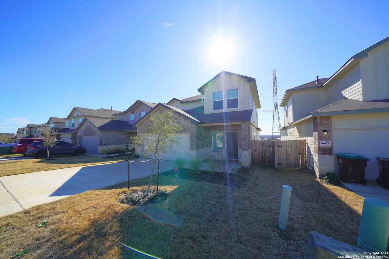 6611 Copper King St - Photo 6 of 50