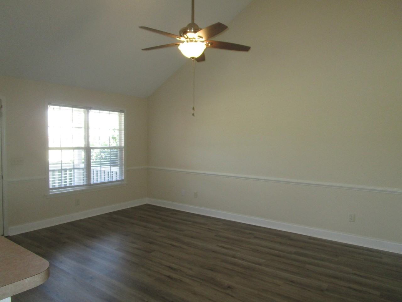 3442 Beacon Dr - Photo 5 of 16