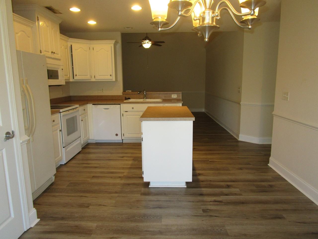 3442 Beacon Dr - Photo 7 of 16