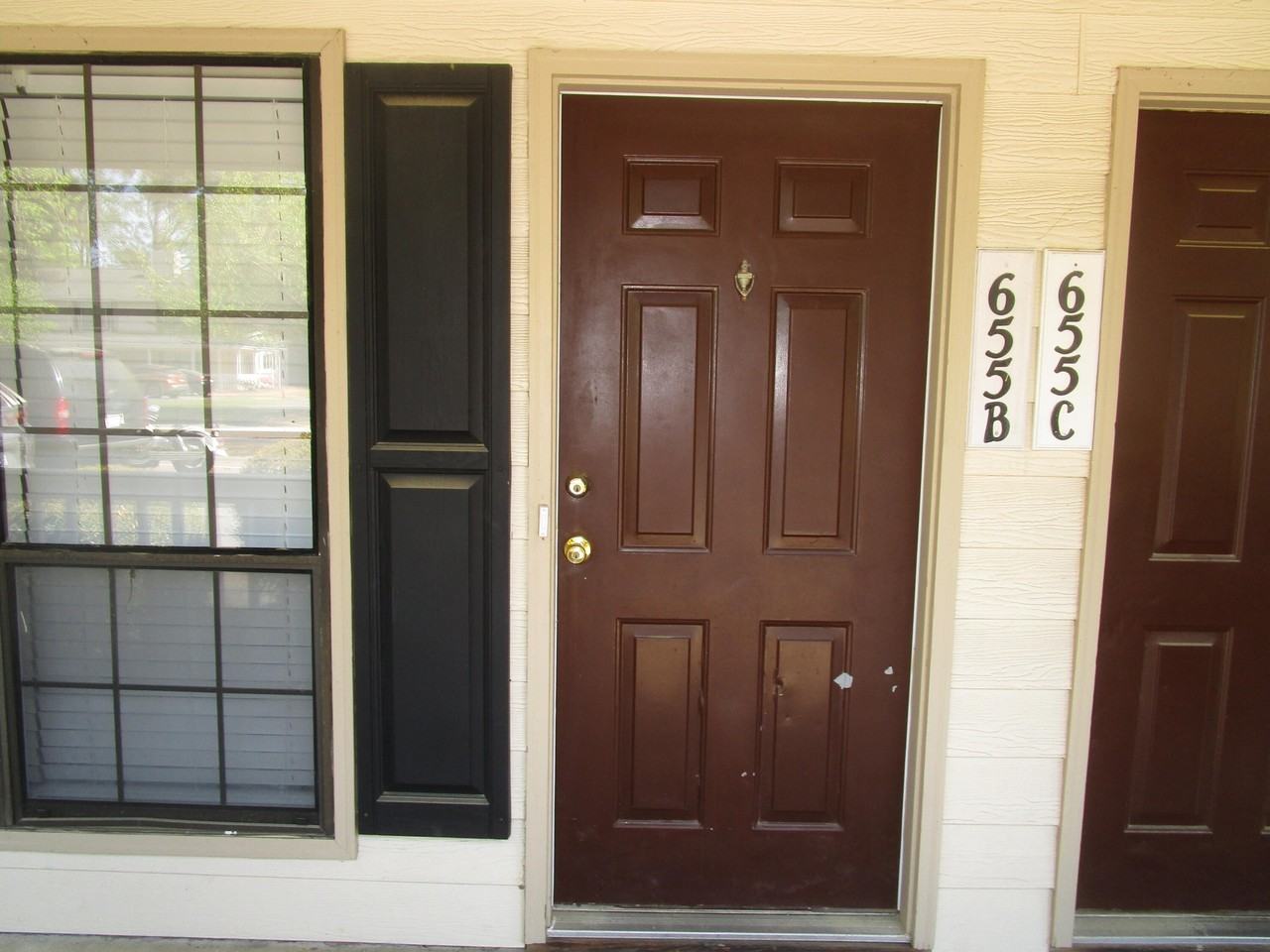 655 Archdale Dr Unit B - Photo 2 of 12