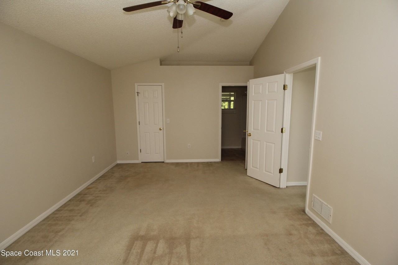 1725 Holbrook Rd Nw - Photo 4 of 18