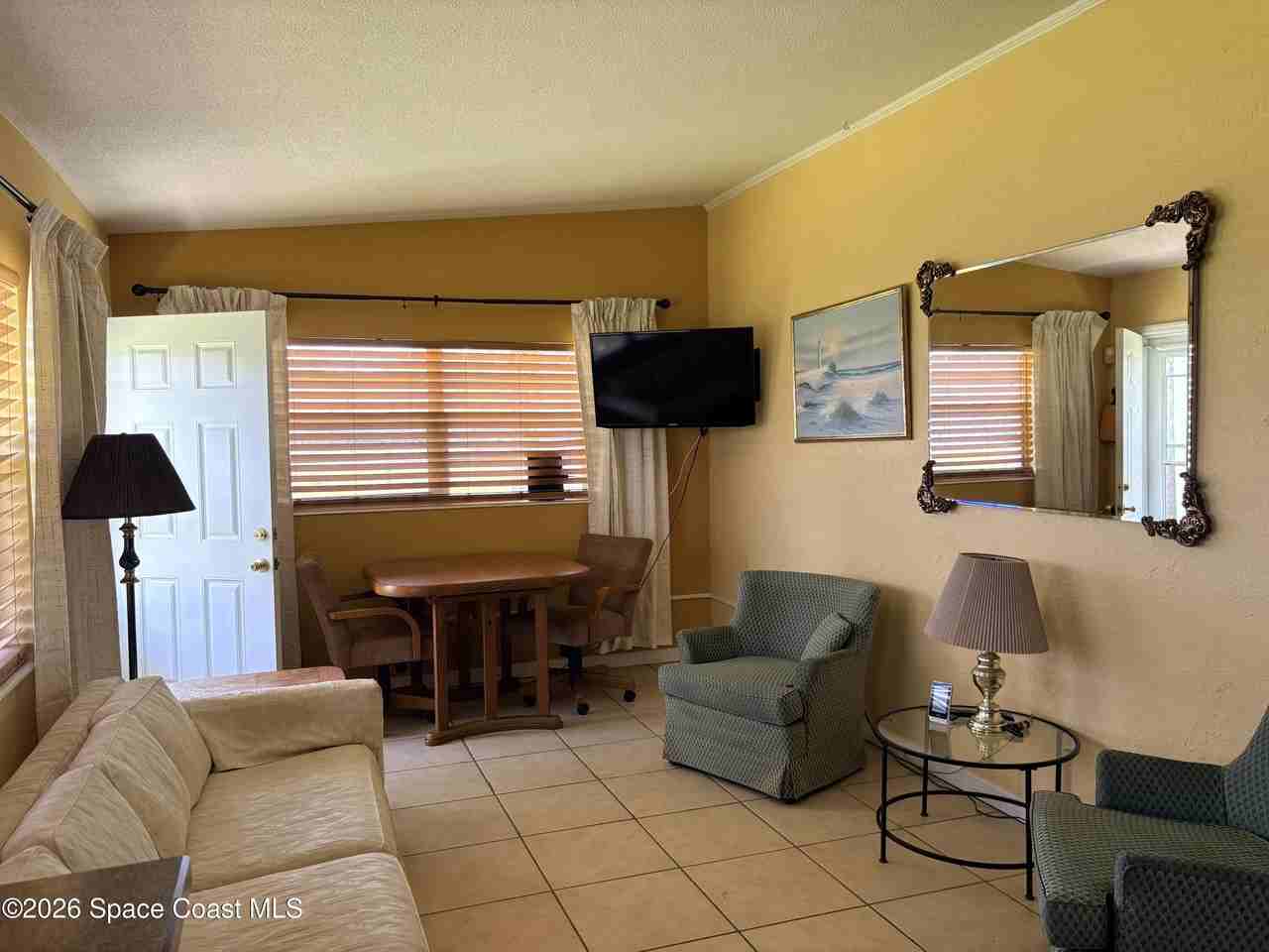 127 Roosevelt Ave Unit 127d - Photo 2 of 6