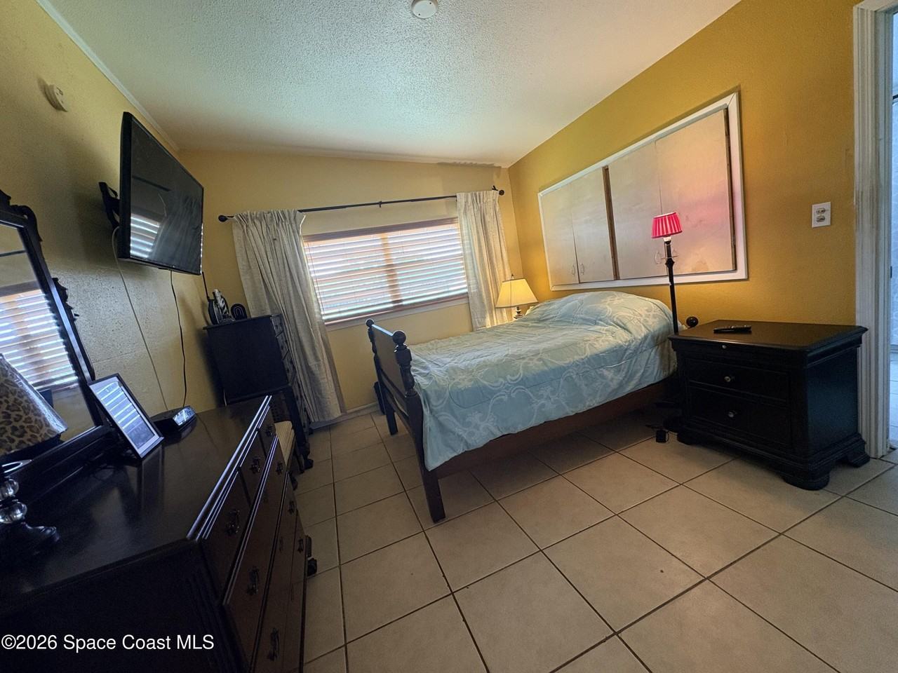 127 Roosevelt Ave Unit 127d - Photo 4 of 6