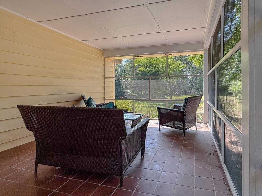 Hillsborough Dr - Photo 6 of 7