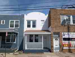 featured image of 803 N Indiana Ave