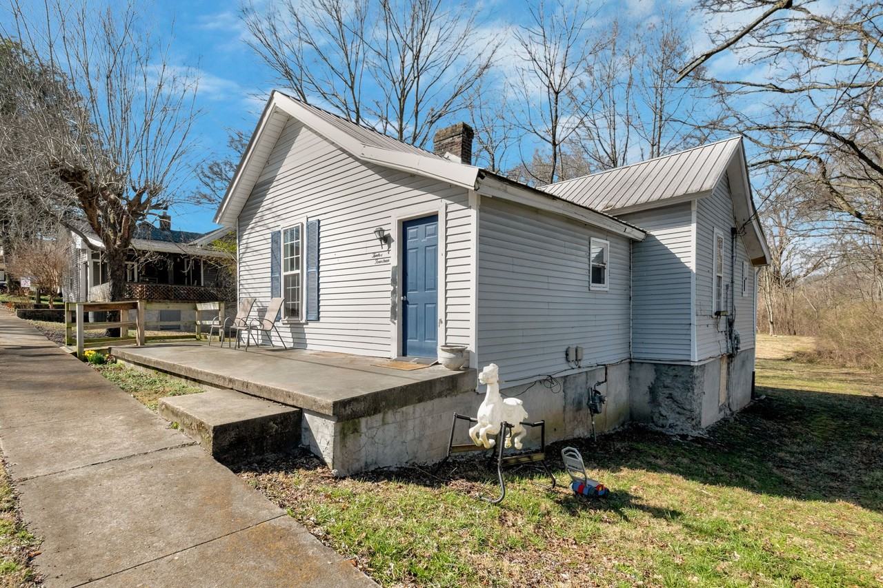 1214 School St #1 - Photo 3 of 16